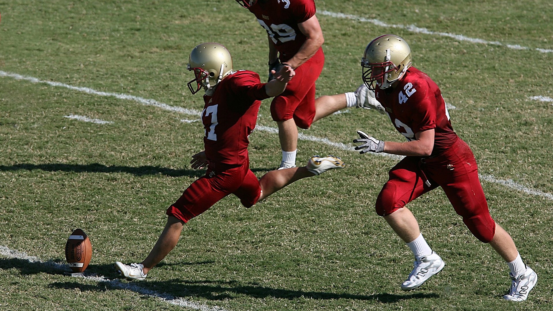 谷爱凌赛后谦逊发言登热搜，菲尼克斯太阳鏖战北京首钢引发热议