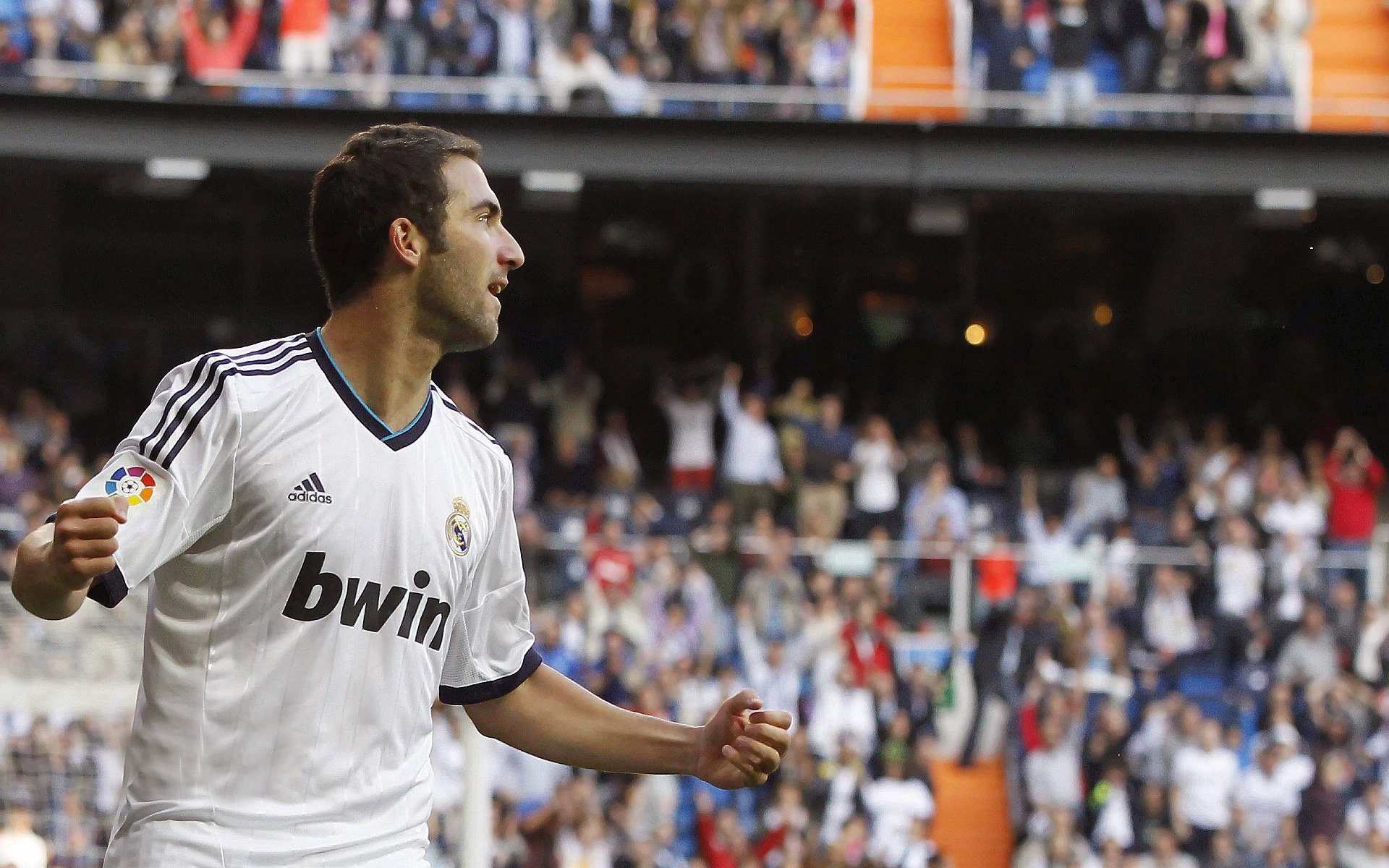 Ming回归赛场，连败首场状态亮眼，巴塞罗那观众沸腾！